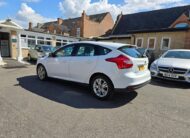 Ford Focus 1.0 Titanium Navigator Turbo EcoBoost (2013)