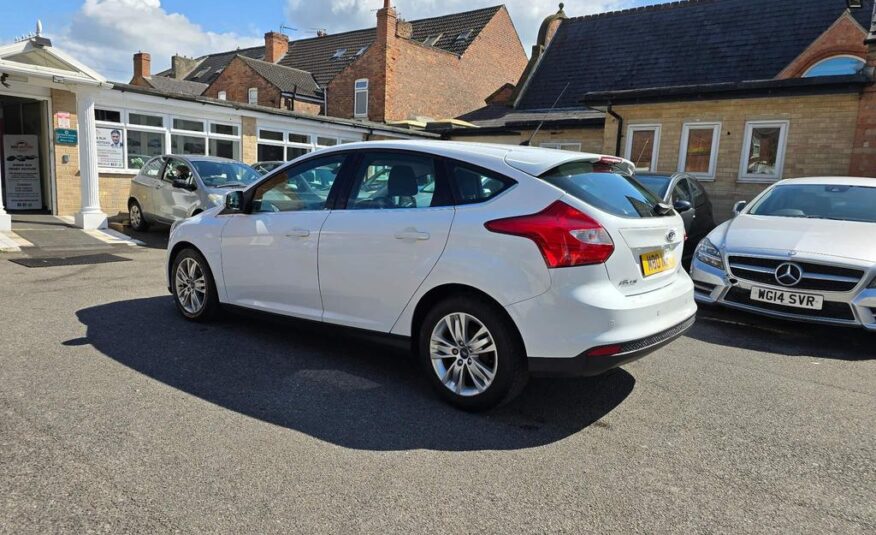 Ford Focus 1.0 Titanium Navigator Turbo EcoBoost (2013)