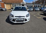 Ford Focus 1.0 Titanium Navigator Turbo EcoBoost (2013)