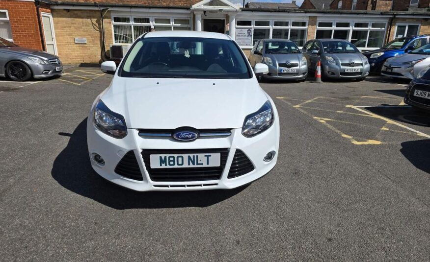 Ford Focus 1.0 Titanium Navigator Turbo EcoBoost (2013)