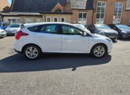 Ford Focus 1.0 Titanium Navigator Turbo EcoBoost (2013)