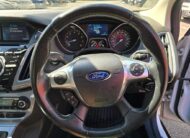 Ford Focus 1.0 Titanium Navigator Turbo EcoBoost (2013)