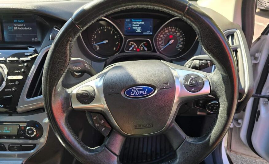 Ford Focus 1.0 Titanium Navigator Turbo EcoBoost (2013)