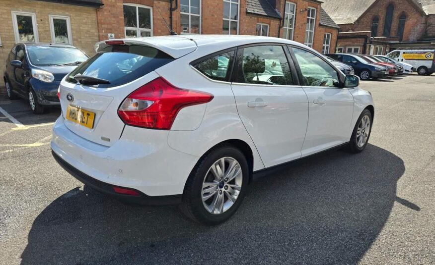 Ford Focus 1.0 Titanium Navigator Turbo EcoBoost (2013)