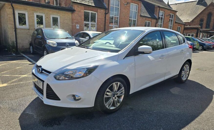 Ford Focus 1.0 Titanium Navigator Turbo EcoBoost (2013)