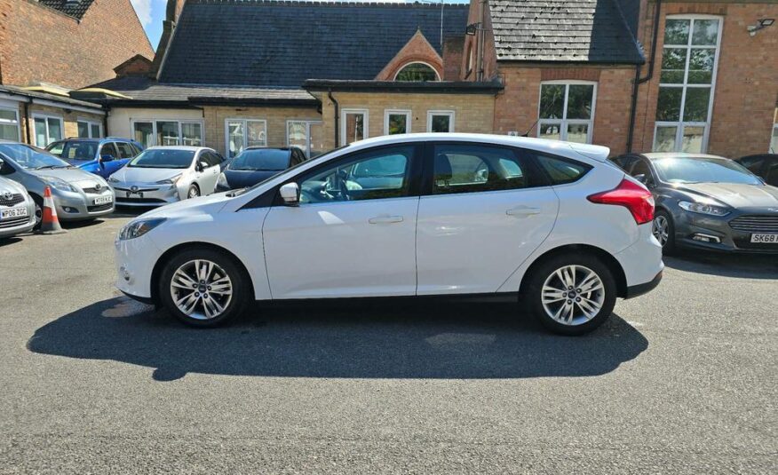 Ford Focus 1.0 Titanium Navigator Turbo EcoBoost (2013)