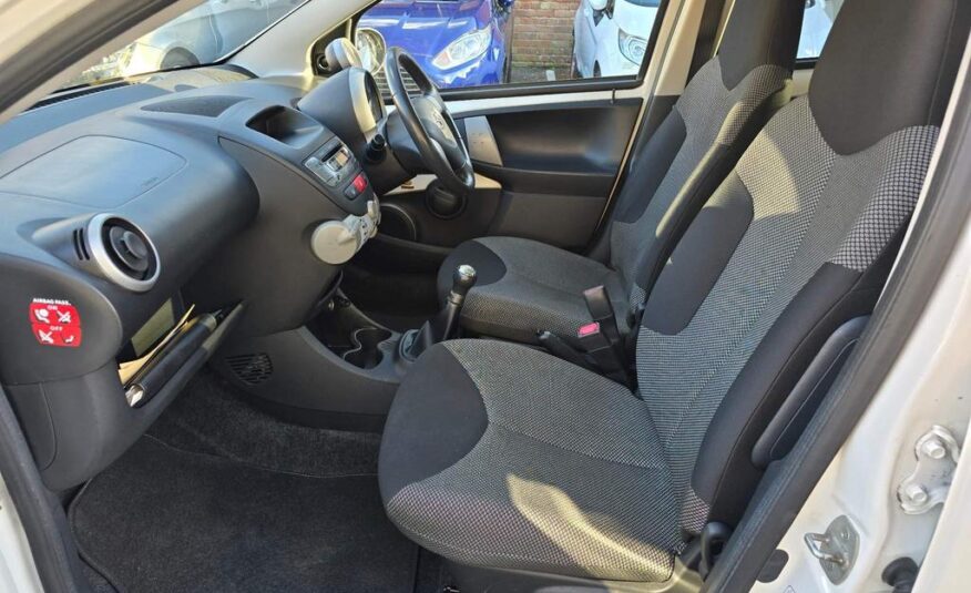 Toyota AYGO 1.0 VVT-i Fire Euro 5 5dr (2012)