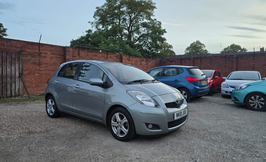 Toyota Yaris VVT-I TR (2010)