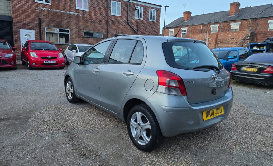 Toyota Yaris VVT-I TR (2010)