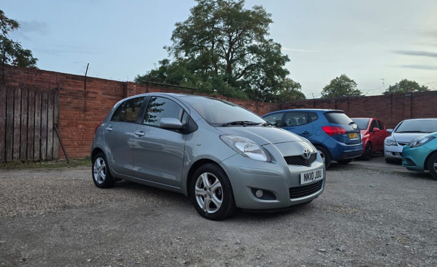 Toyota Yaris VVT-I TR (2010)