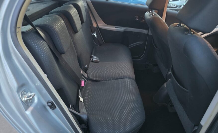 Toyota Yaris VVT-I TR (2010)