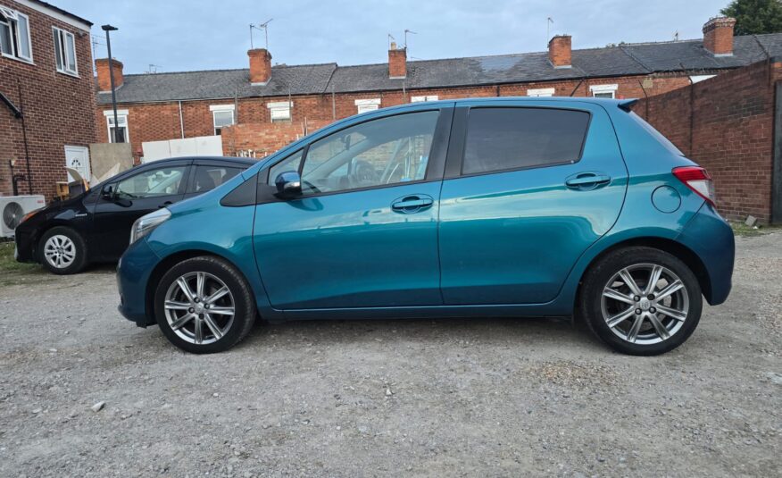TOYOTA YARIS SR VVT-I (2012)