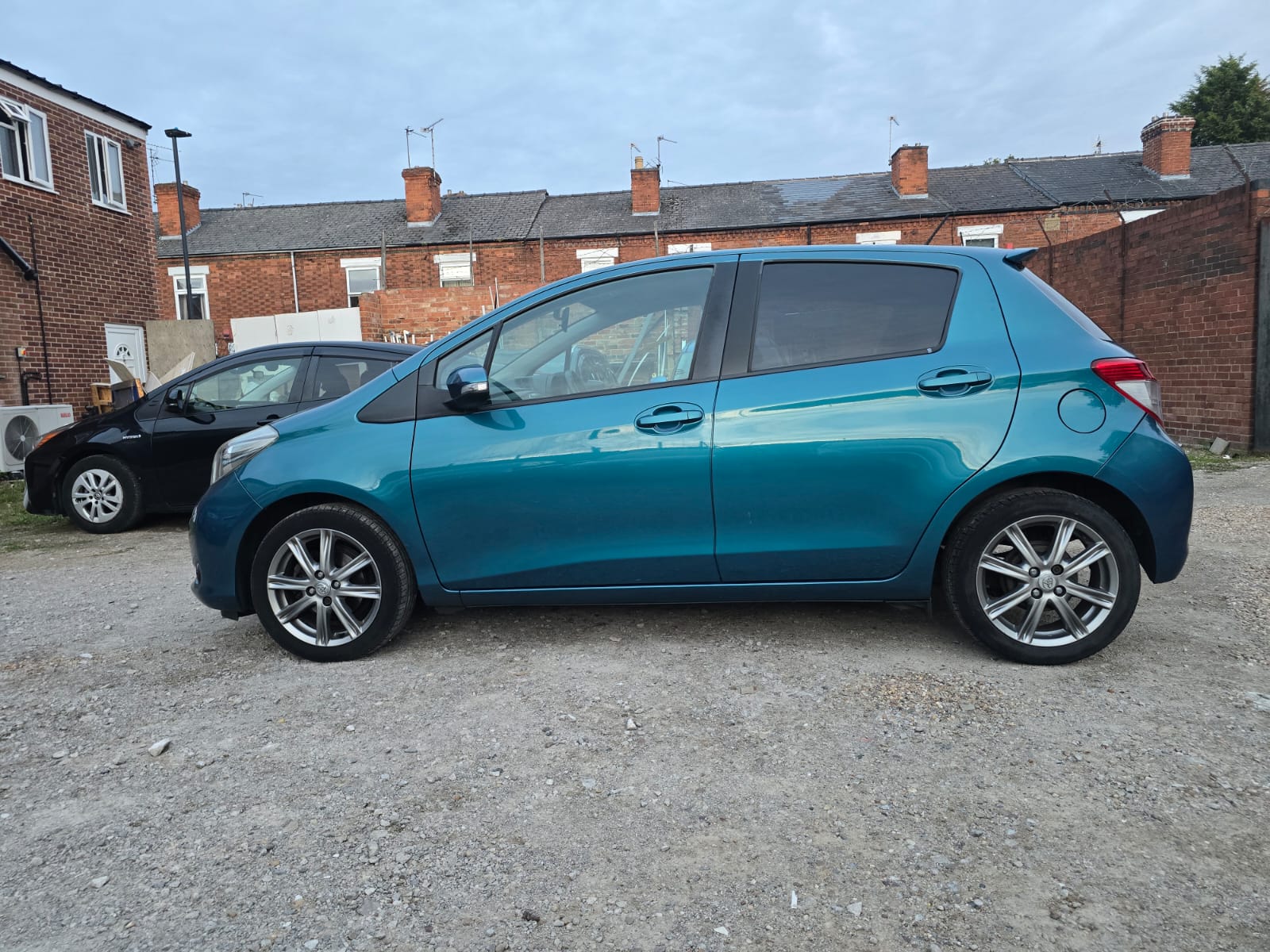 TOYOTA YARIS SR VVT-I (2012)