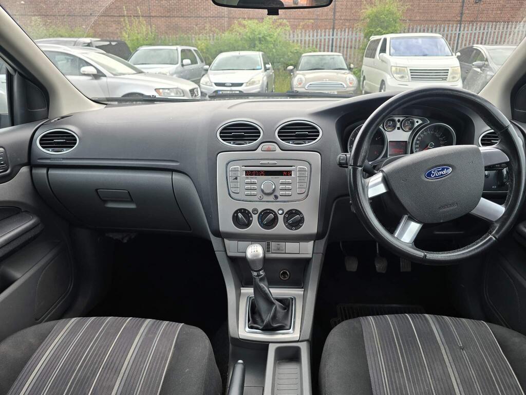 Ford Focus 1.6 Style Hatchback 5dr Petrol Manual