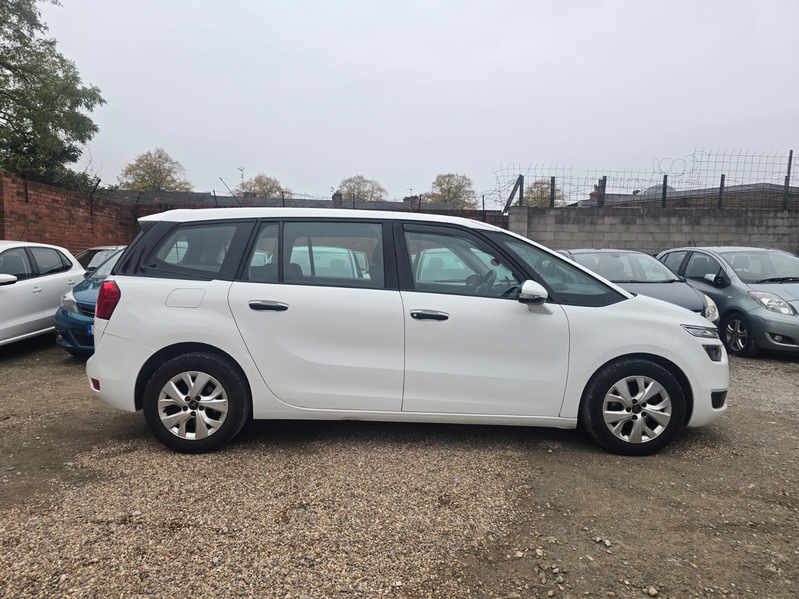 Citroen C4 Grand Picasso E-Hdi 2015  (Automatic/7 Seater)