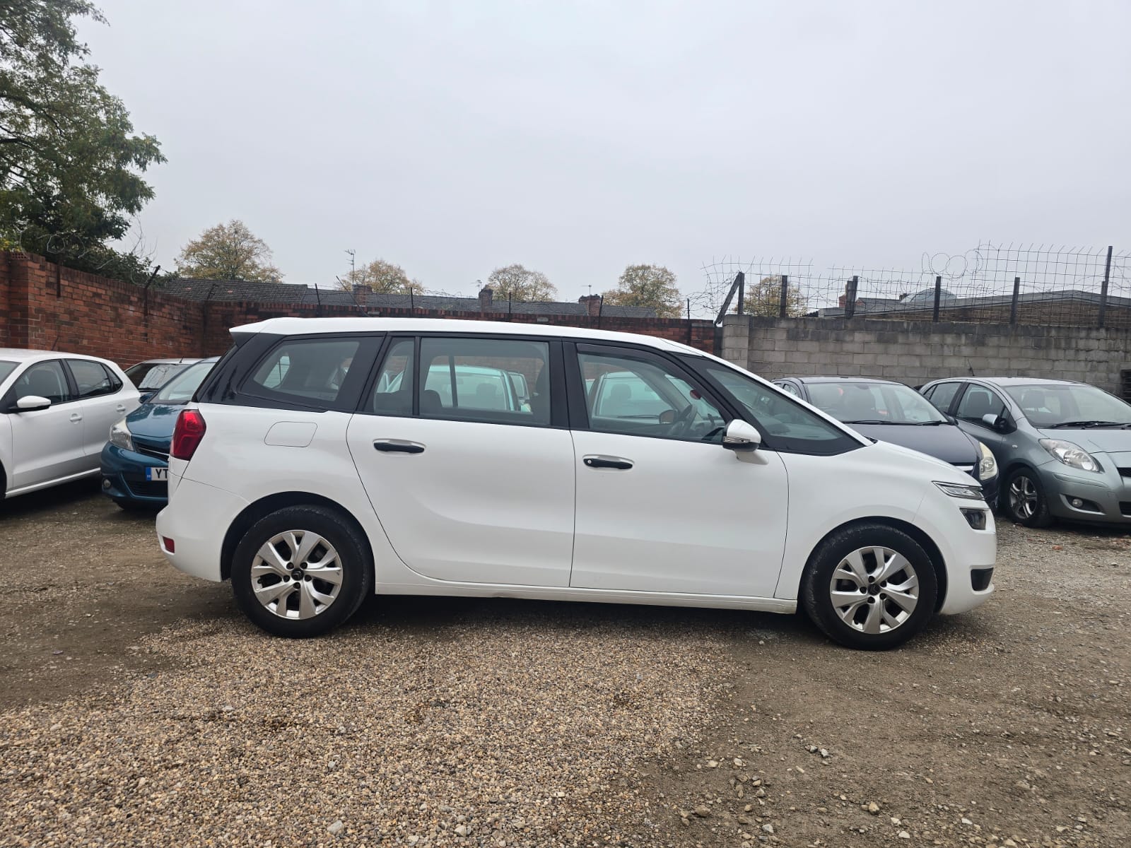 Citroen C4 Grand Picasso E-Hdi 2015  (Automatic/7 Seater)