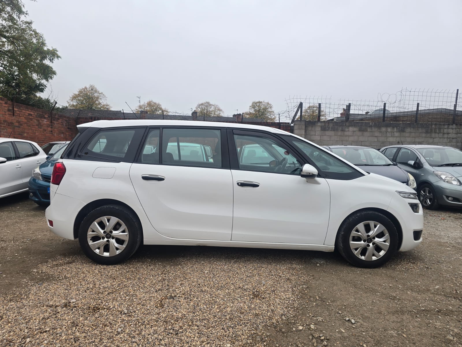 Citroen C4 Grand Picasso E-Hdi 2015  (Automatic/7 Seater)