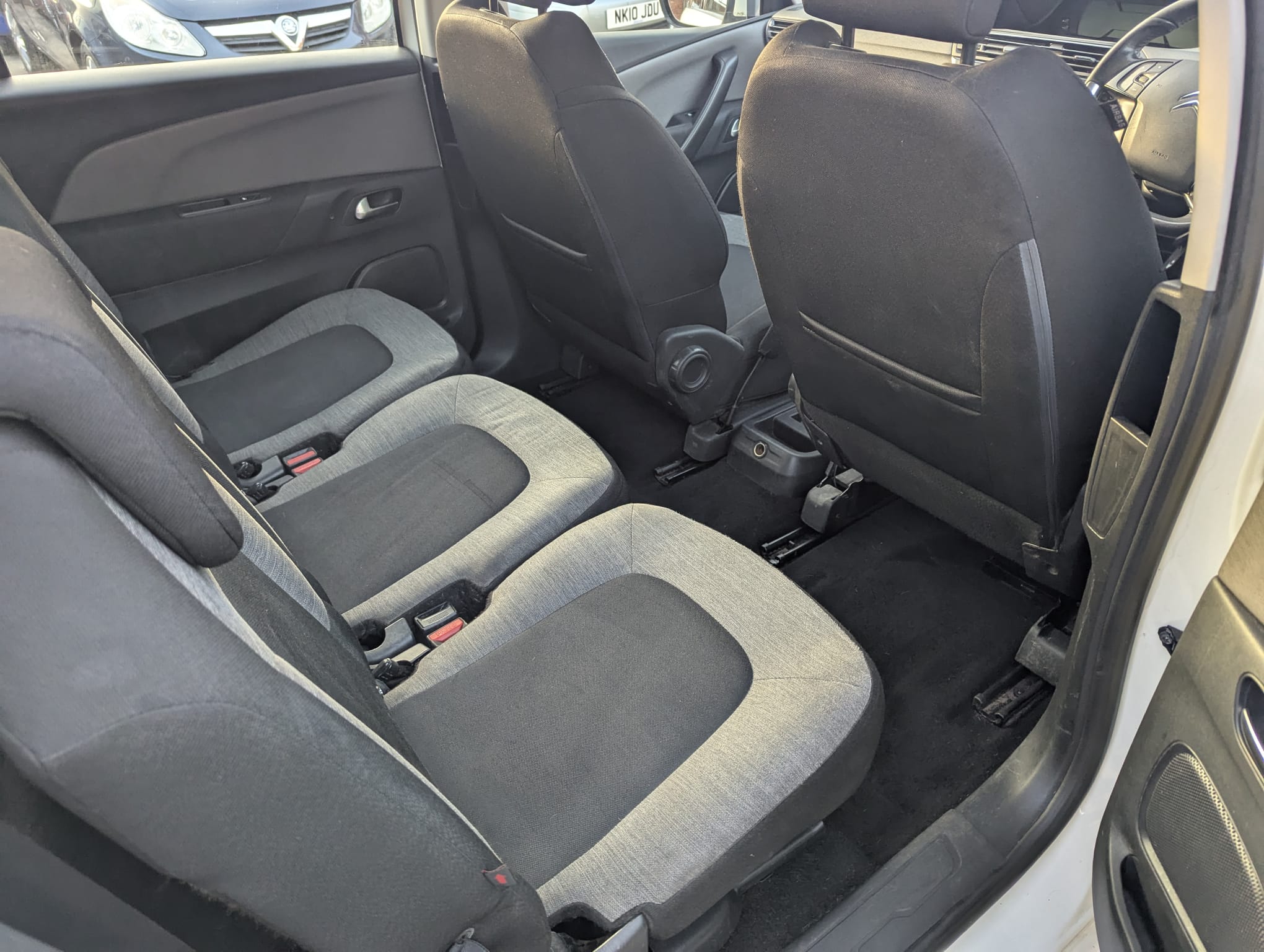 Citroen C4 Grand Picasso E-Hdi 2015  (Automatic/7 Seater)