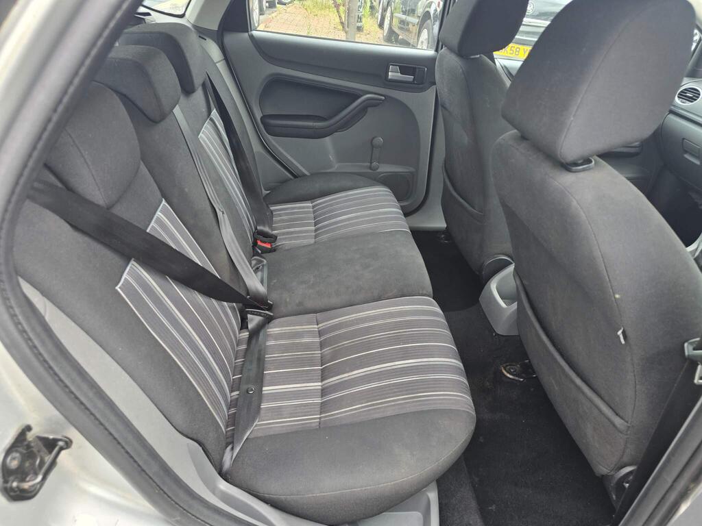 Ford Focus 1.6 Style Hatchback 5dr Petrol Manual