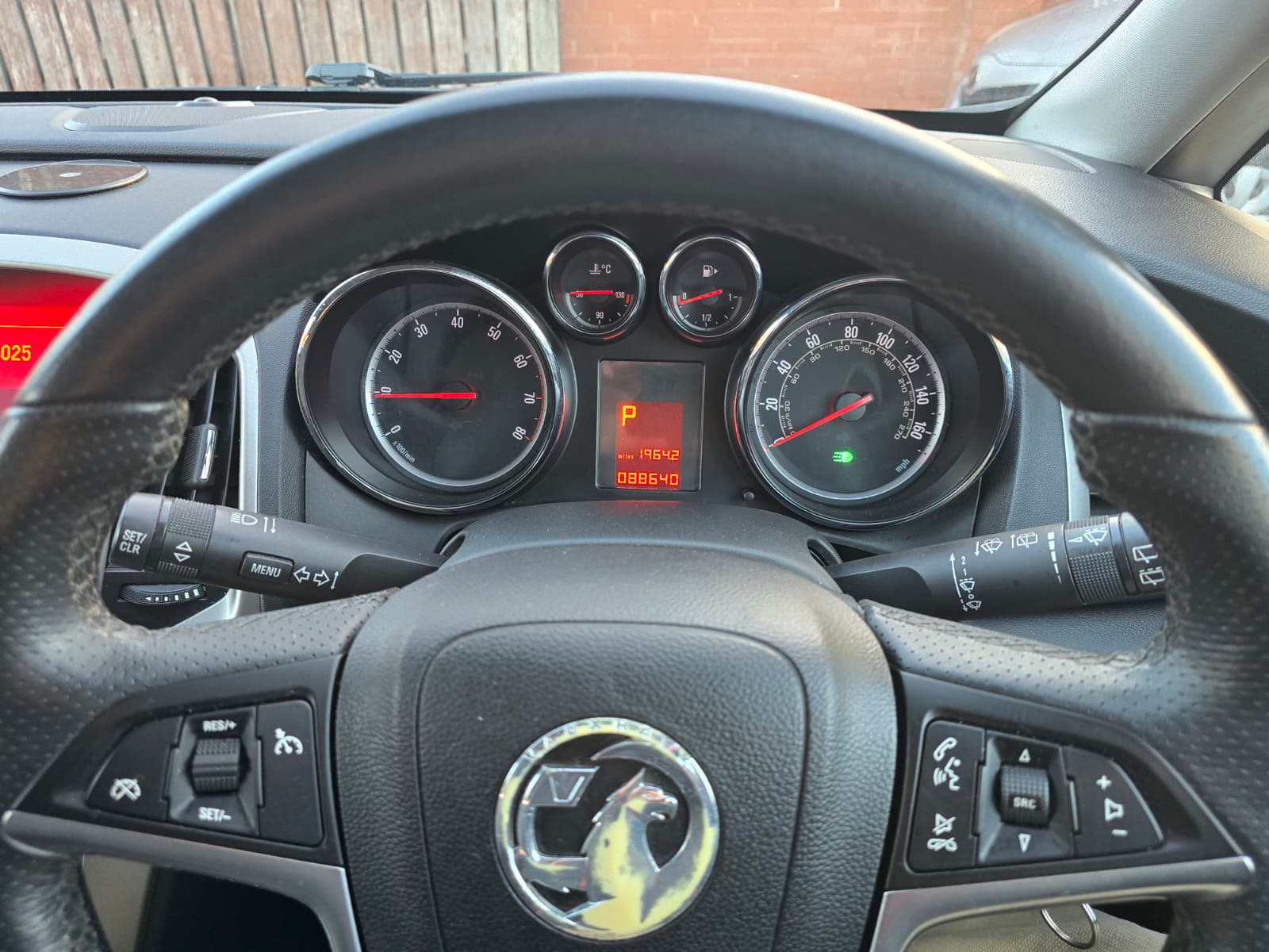 Automatic Vauxhall Astra 1.6 2010 16v Exclusiv Hatchback 5dr Petrol Auto Euro 5 (115 ps)